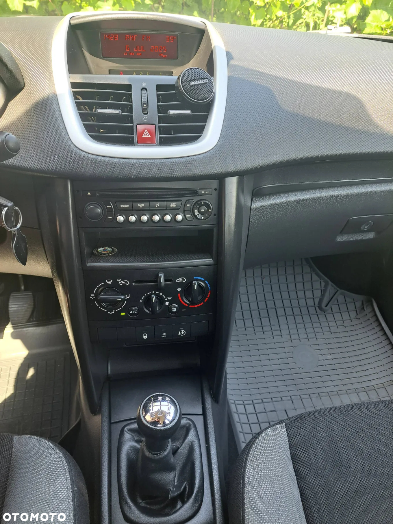 Peugeot 207 1.4 16V Trendy - 12