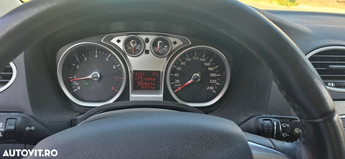 Ford Focus 1.6 16V Viva II - 12