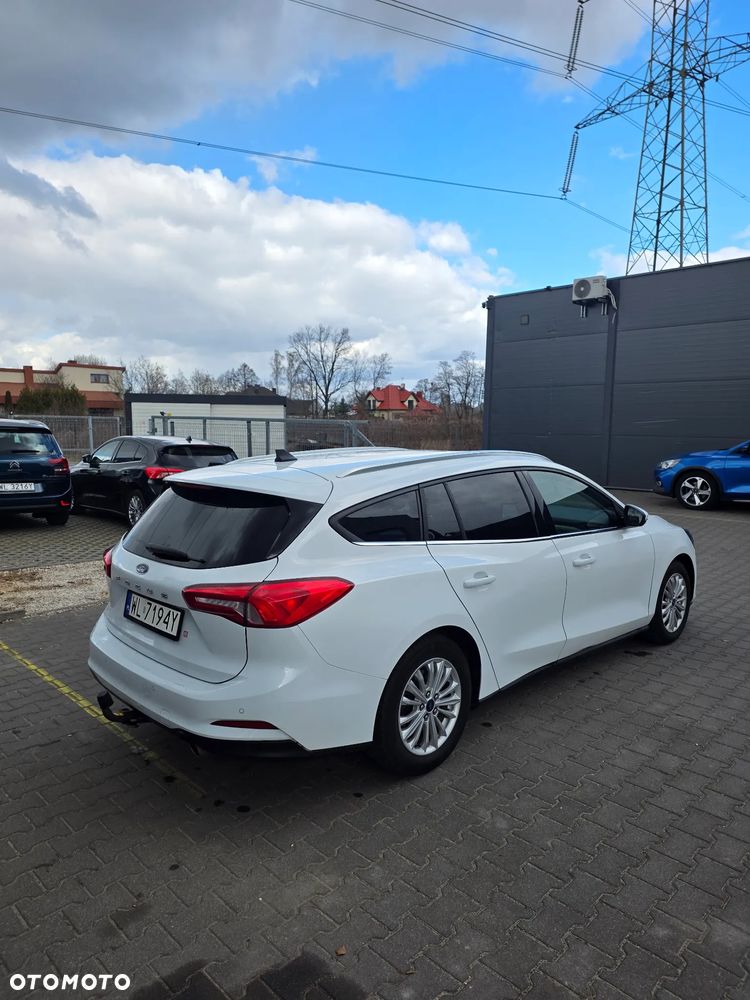 Ford Focus 1.0 EcoBoost Titanium - 3