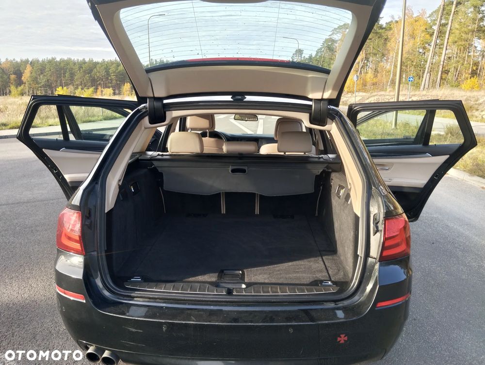 BMW Seria 5 520d Touring Luxury Line - 16