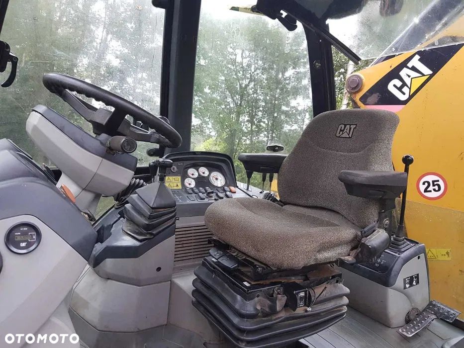 Caterpillar CAT 428E - 3
