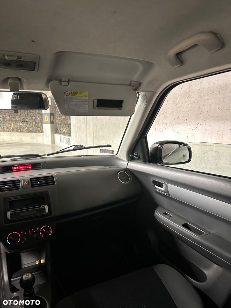 Suzuki Swift 1.3 DDiS Club - 20