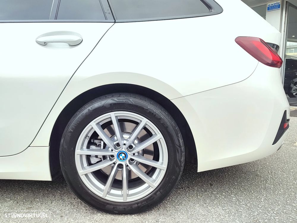 BMW 320 e Line Sport Auto - 35