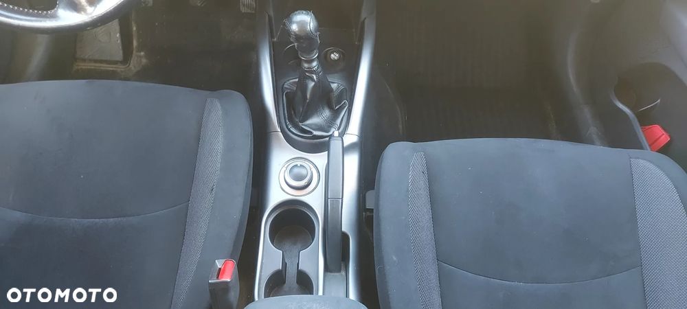 Mitsubishi Outlander 2.0 DID Intense + - 9