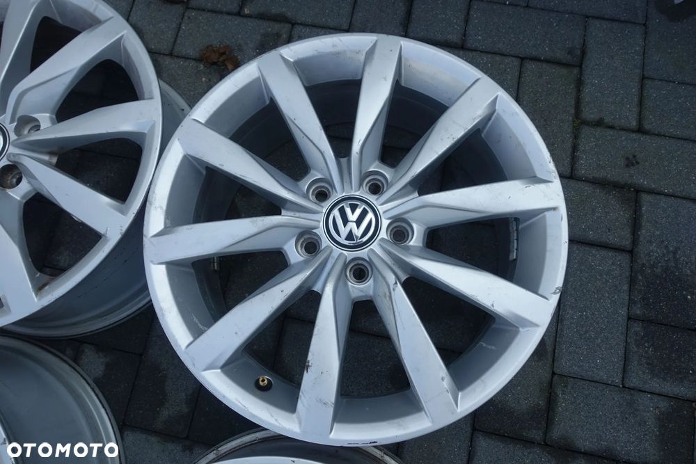 FELGA FELGI VW GOLF VII 17" 7,0 ET 49 5x112 - 2