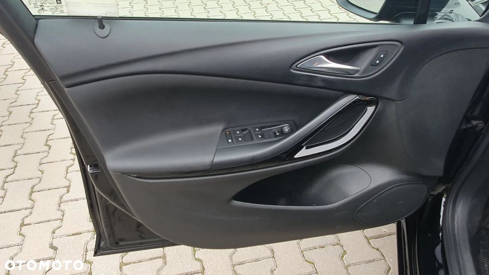 Opel Astra V 1.2 T Business Elegance S&S - 21