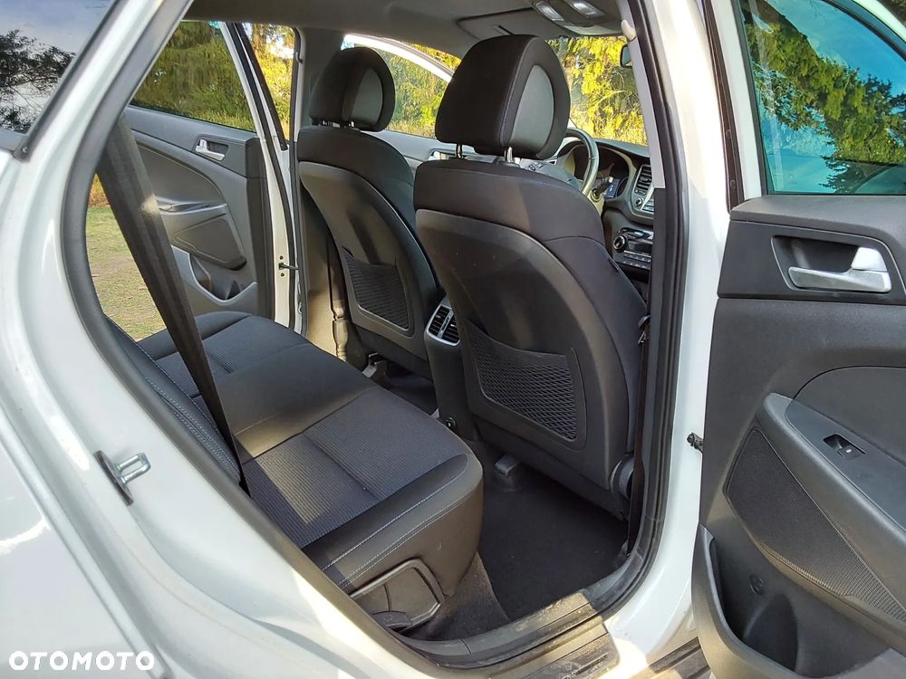 Hyundai Tucson 1.6 GDI BlueDrive GO 2WD - 11