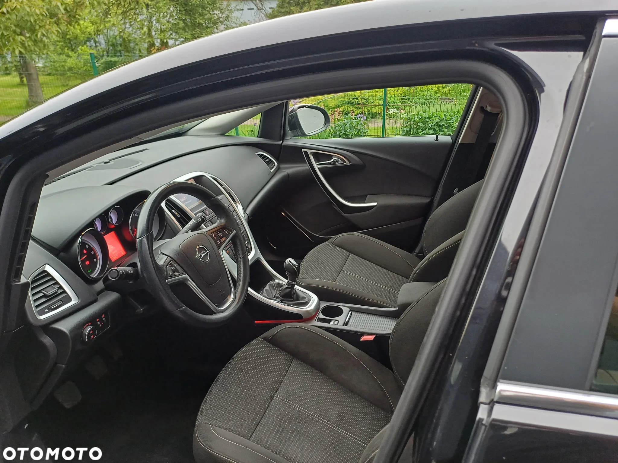 Opel Astra IV 1.4 T Cosmo - 10