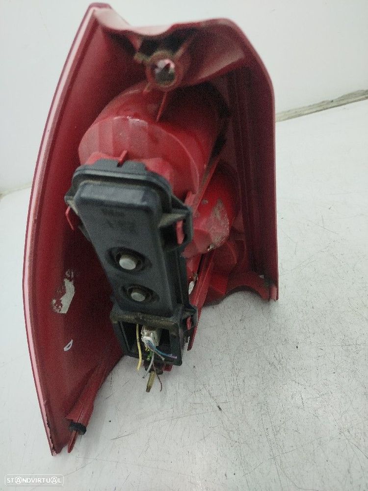 Farolim Stop Dto Peugeot 307 Cc (3B) - 4