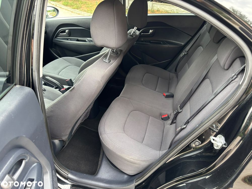 Kia Rio 1.2 Dream Team Edition - 8