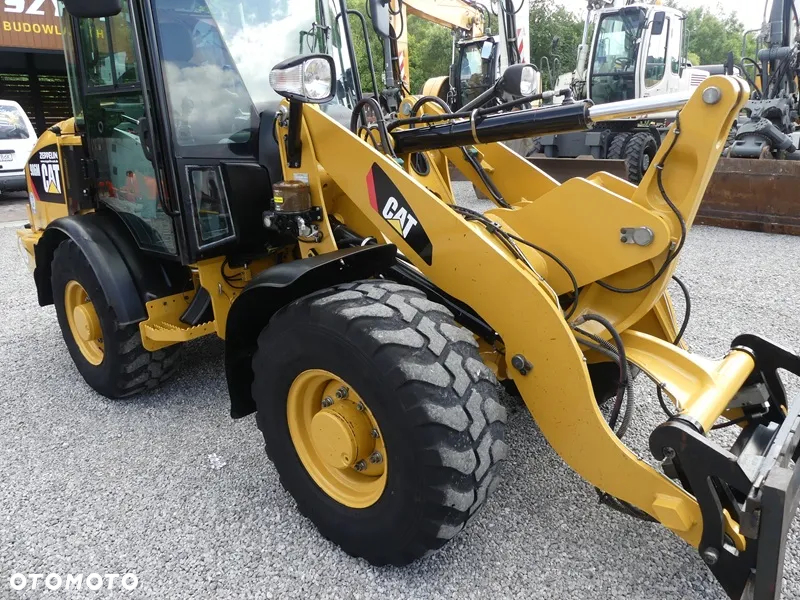 Caterpillar CAT 906M / 2017R / Centralne smarowanie / - 23