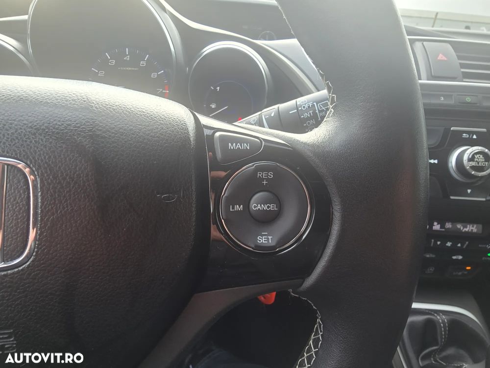 Honda Civic 1.8 i-VTEC MT Elegance Winter Pack - 10