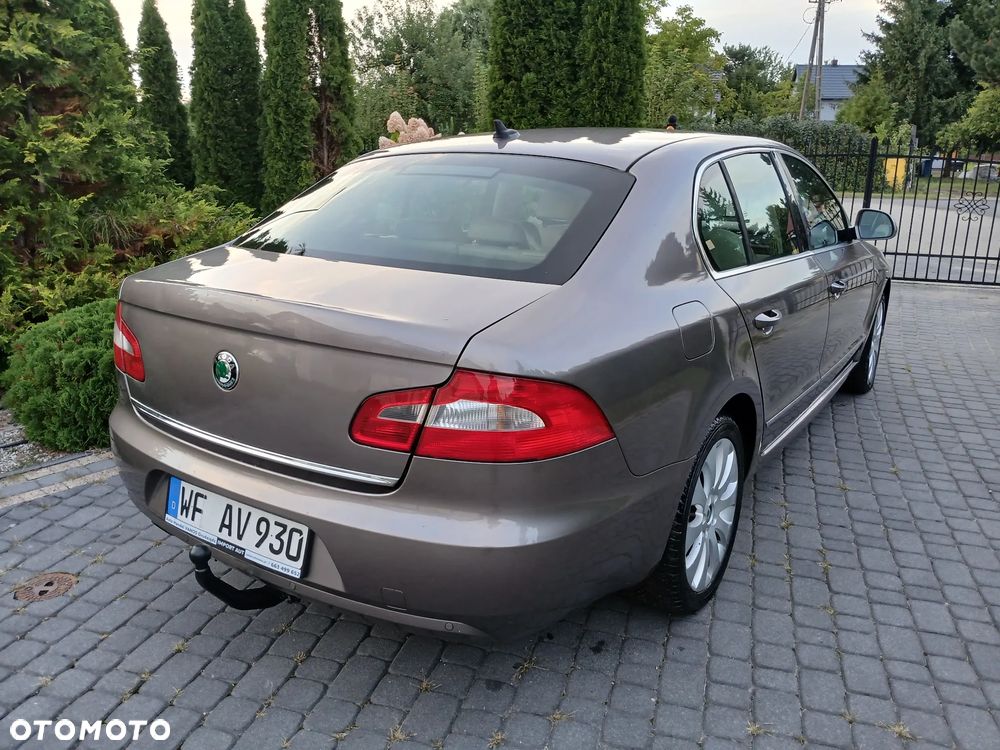 Skoda Superb 2.0 TDI DSG Exclusive - 13