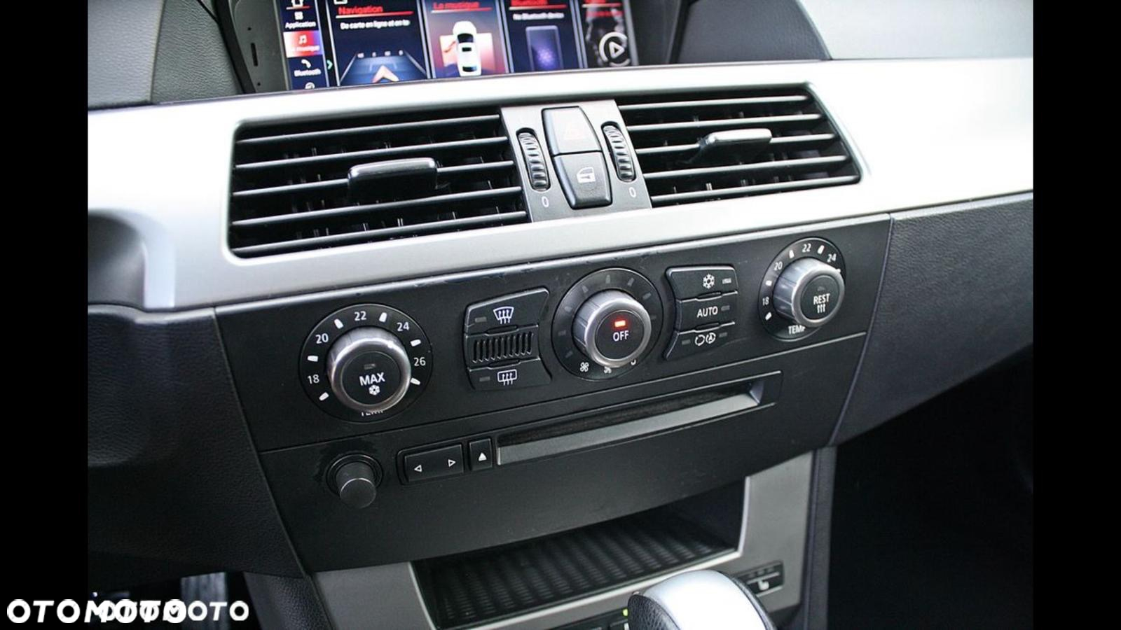BMW Seria 5 523i - 24