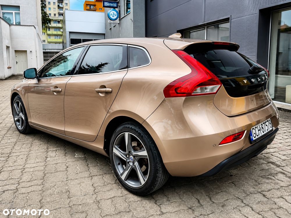 Volvo V40 D2 Summum - 10