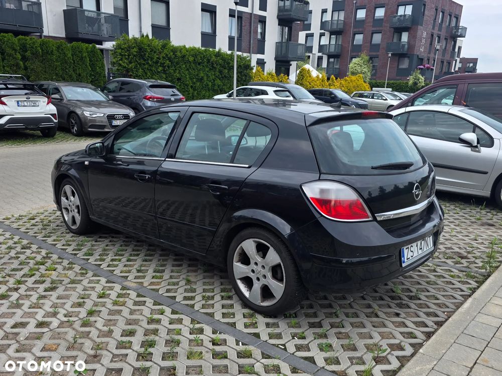 Opel Astra 1.8 Sport - 4