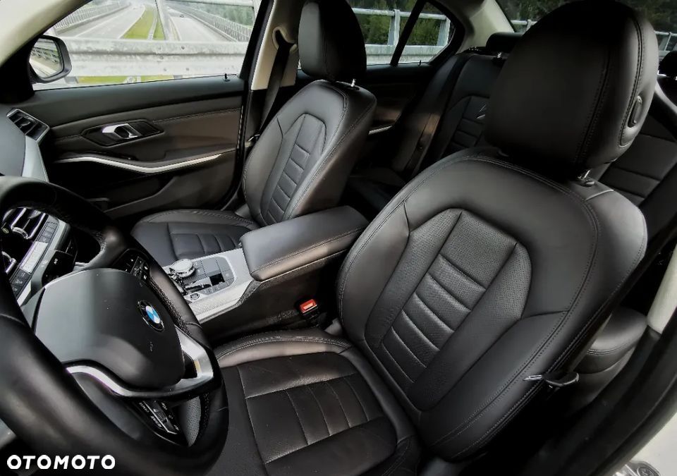BMW Seria 3 318d Sport Line - 15