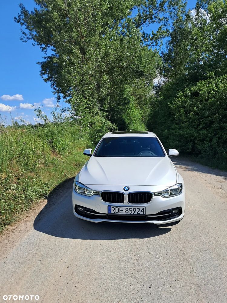 BMW Seria 3 330i - 31
