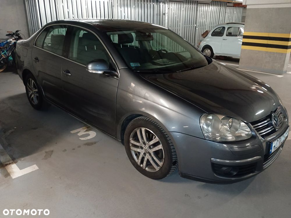 Volkswagen Jetta 2.0 FSI Comfortline - 11