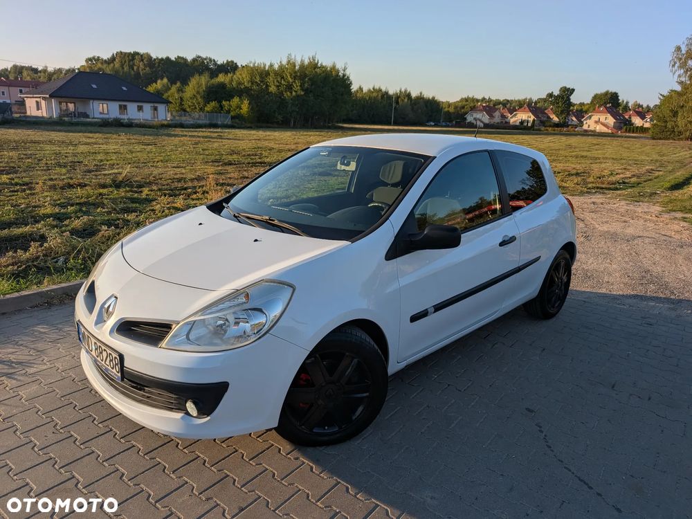 Renault Clio - 19