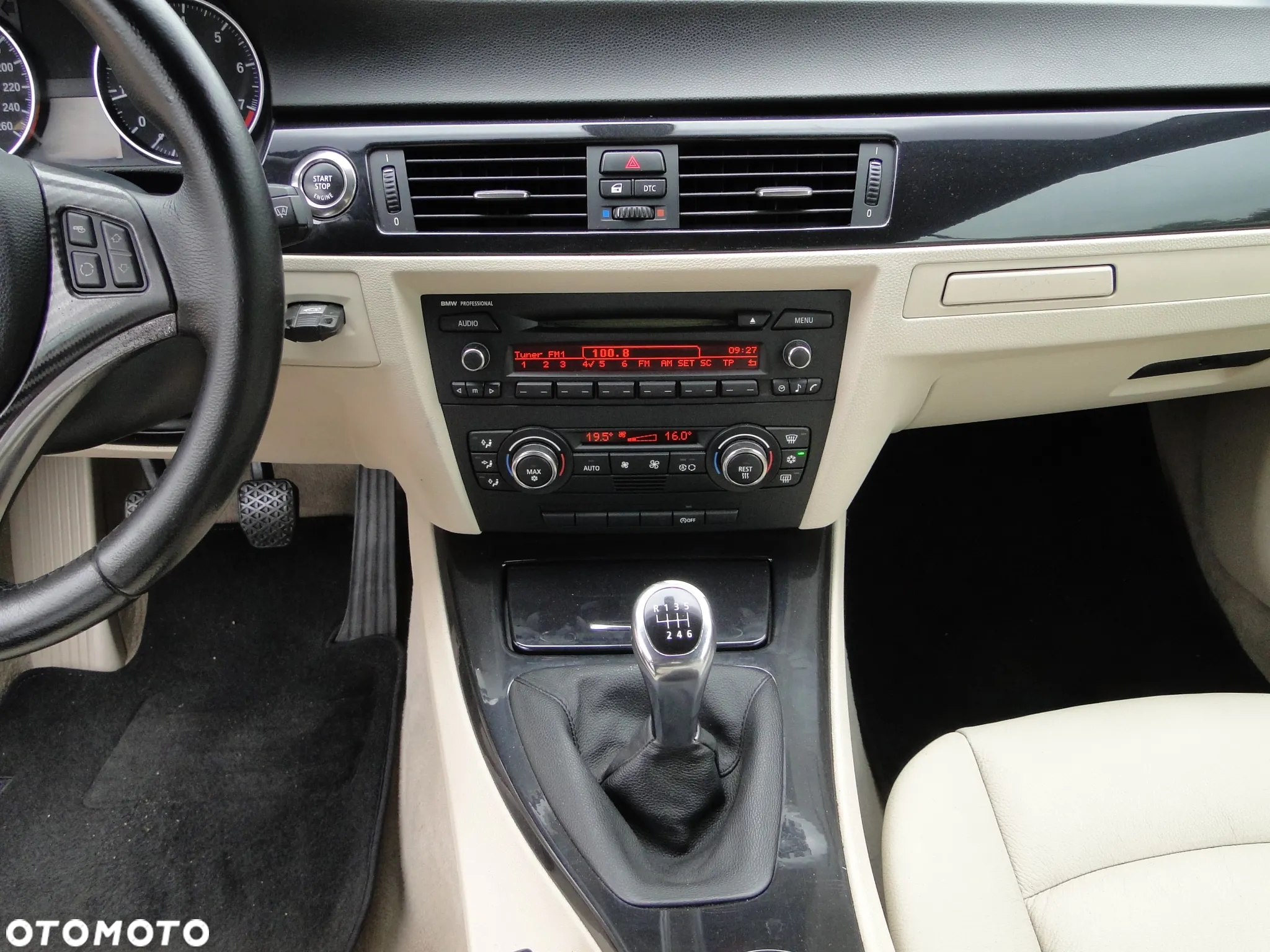 BMW Seria 3 320i - 33