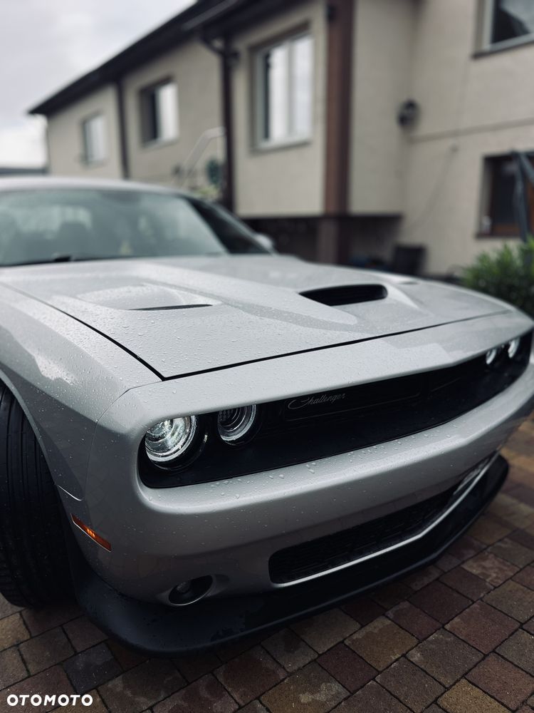 Dodge Challenger - 18