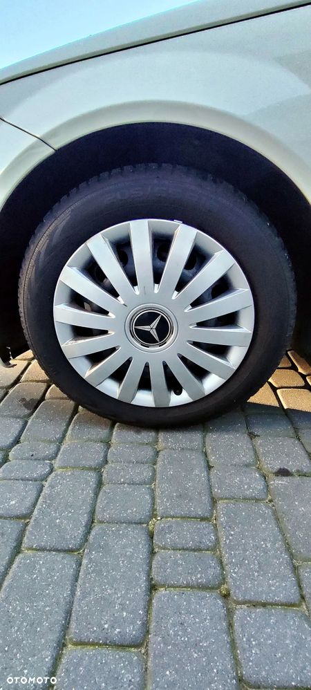 Mercedes-Benz Klasa C 180 CGI Automatik BlueEFFICIENCY Avantgarde - 16