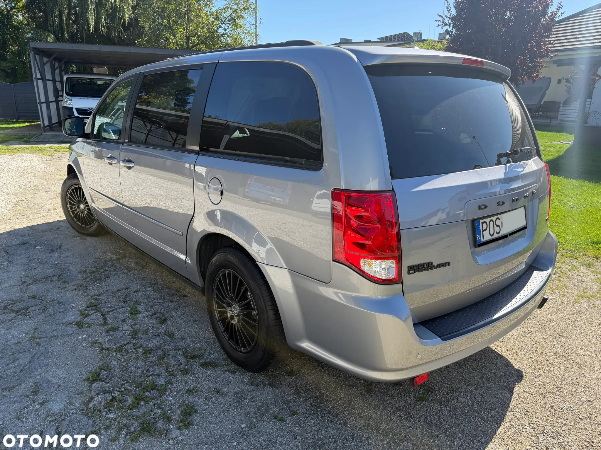 Dodge Grand Caravan - 5