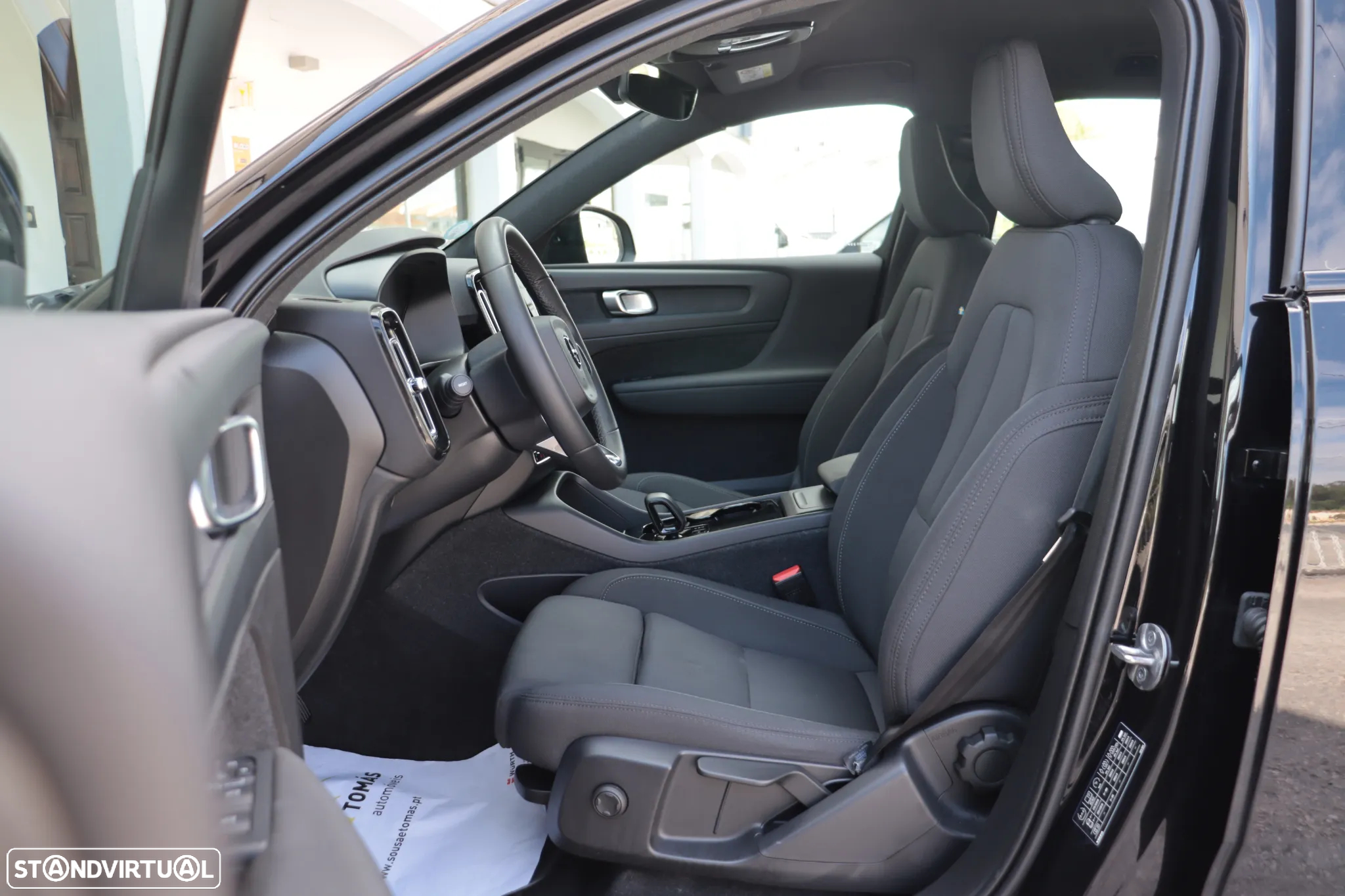 Volvo XC 40 Recharge Core - 11
