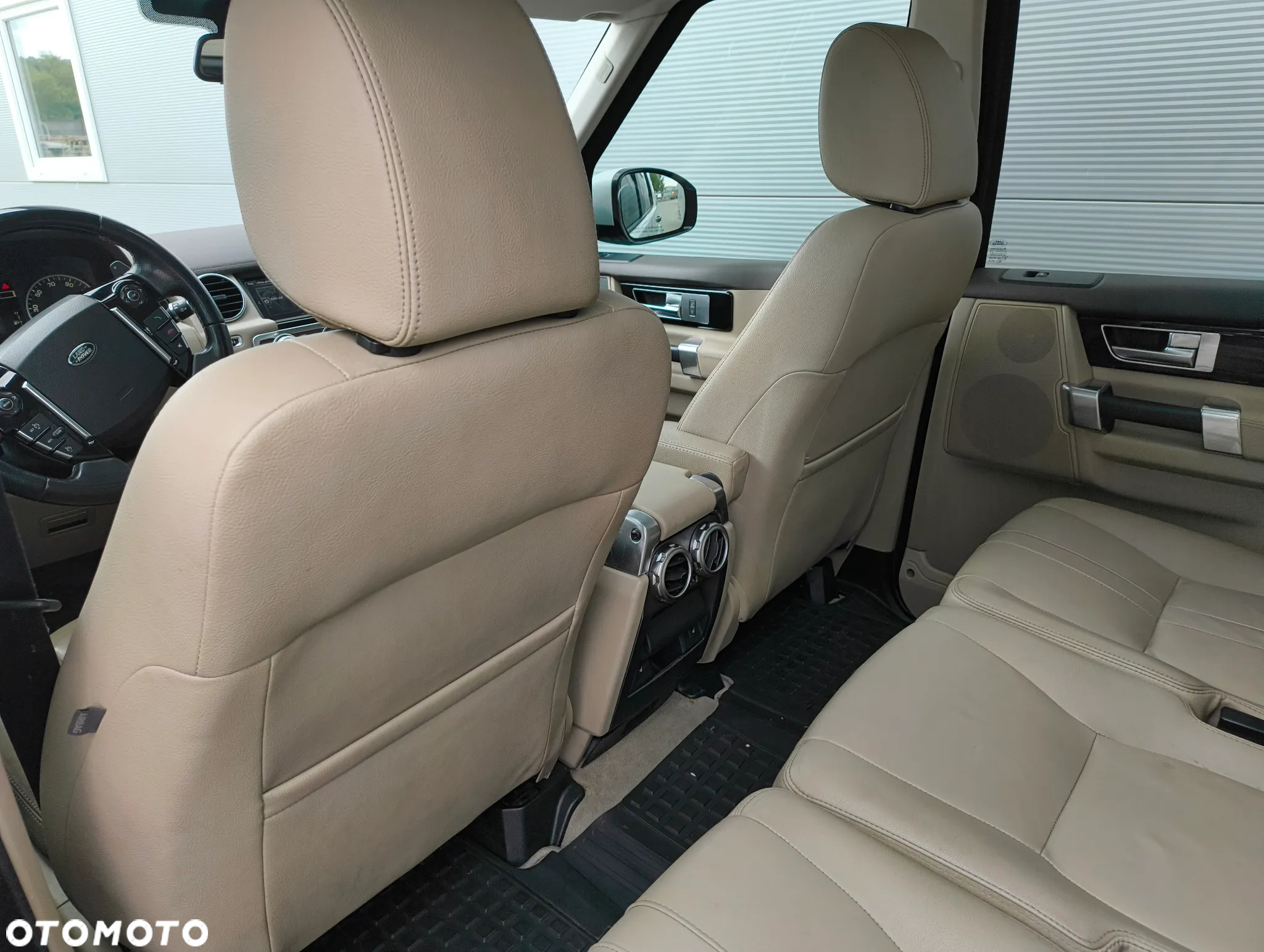 Land Rover Discovery IV 3.0 V6 SC HSE - 17