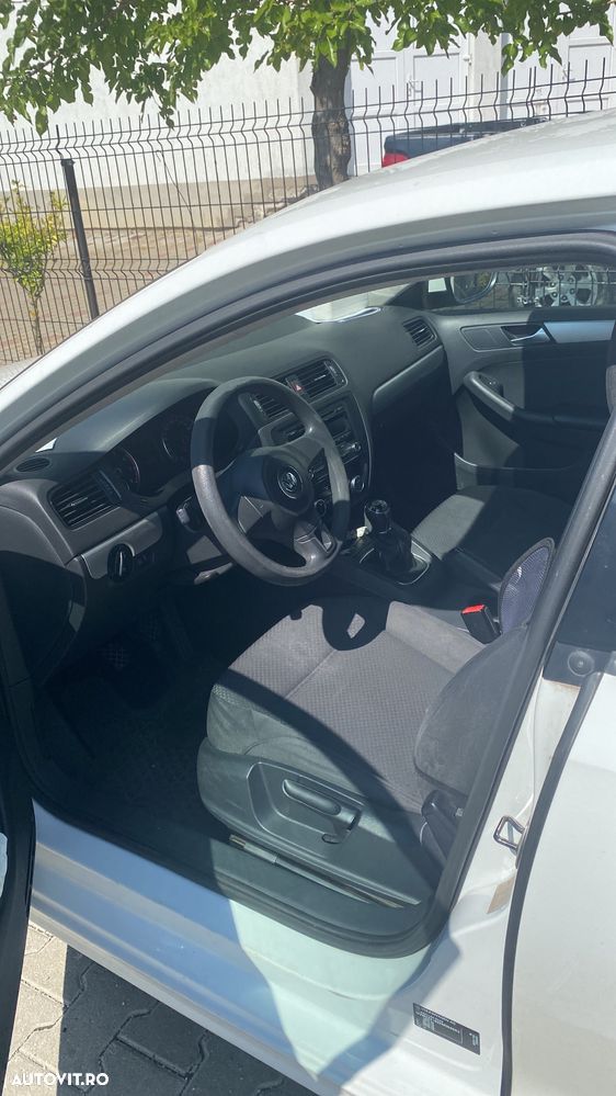 Volkswagen Jetta 1.2 TSI Trendline - 4