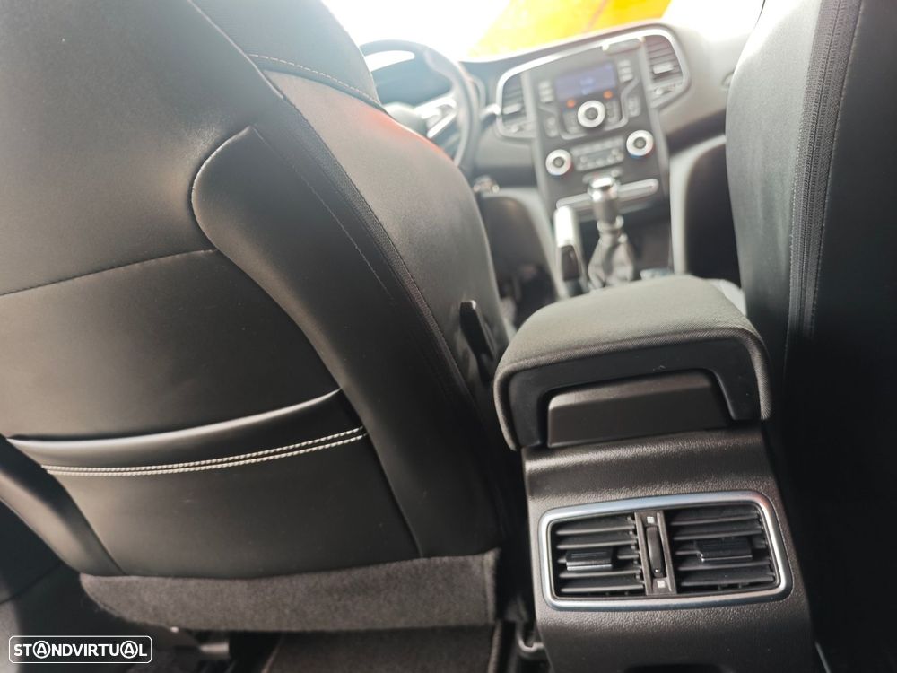 Renault Mégane 1.5 Blue dCi Zen - 13