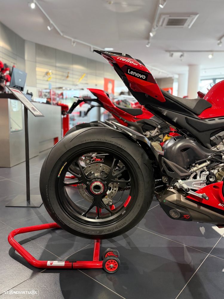 Ducati Panigale V4 Bagnaia 2022 World Champions Replica Nº88 - 7