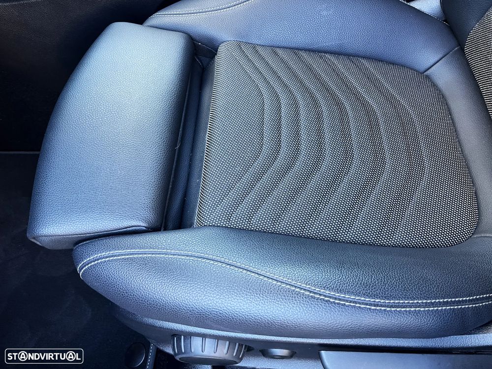 Mercedes-Benz GLA 200 AMG Line - 25