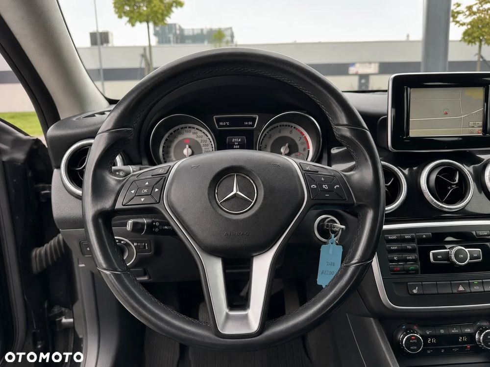 Mercedes-Benz CLA 180 BlueEffICIENCY Edition - 15