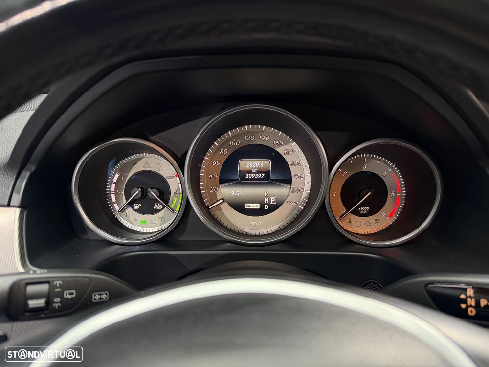 Mercedes-Benz E 300 Bluetec Hybrid Avantgarde - 12