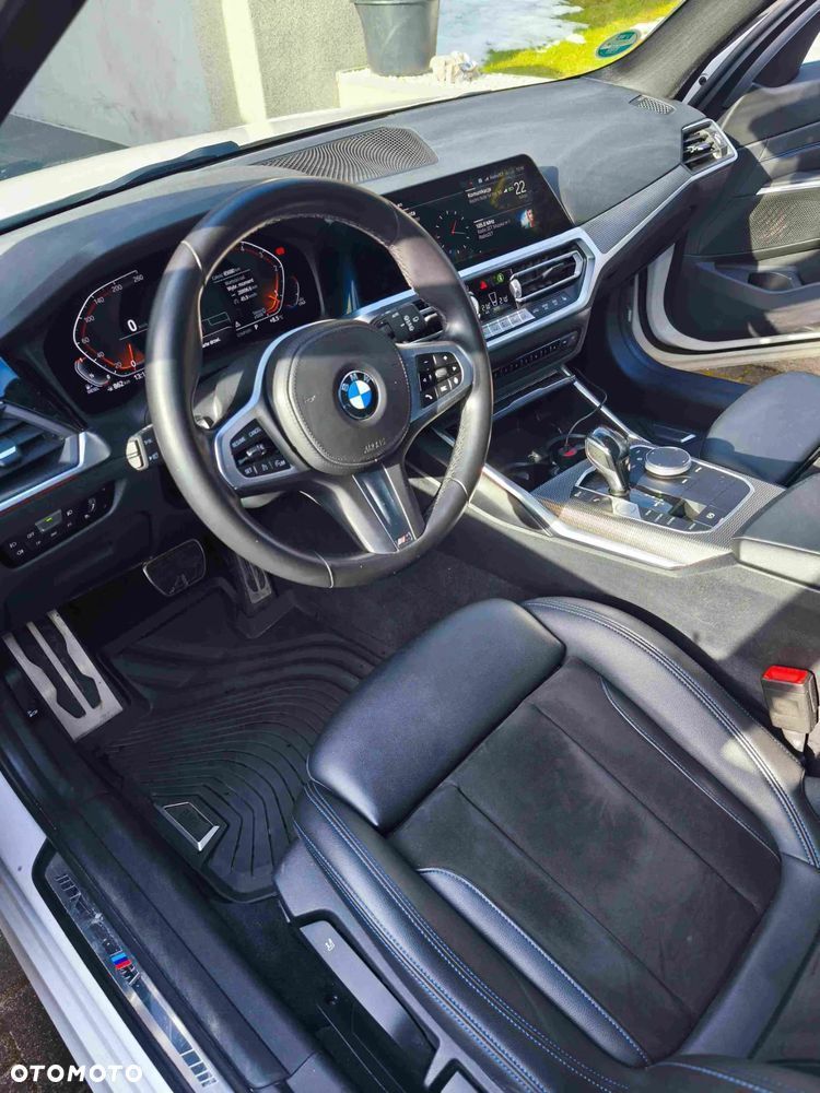 BMW Seria 3 318d M Sport - 9