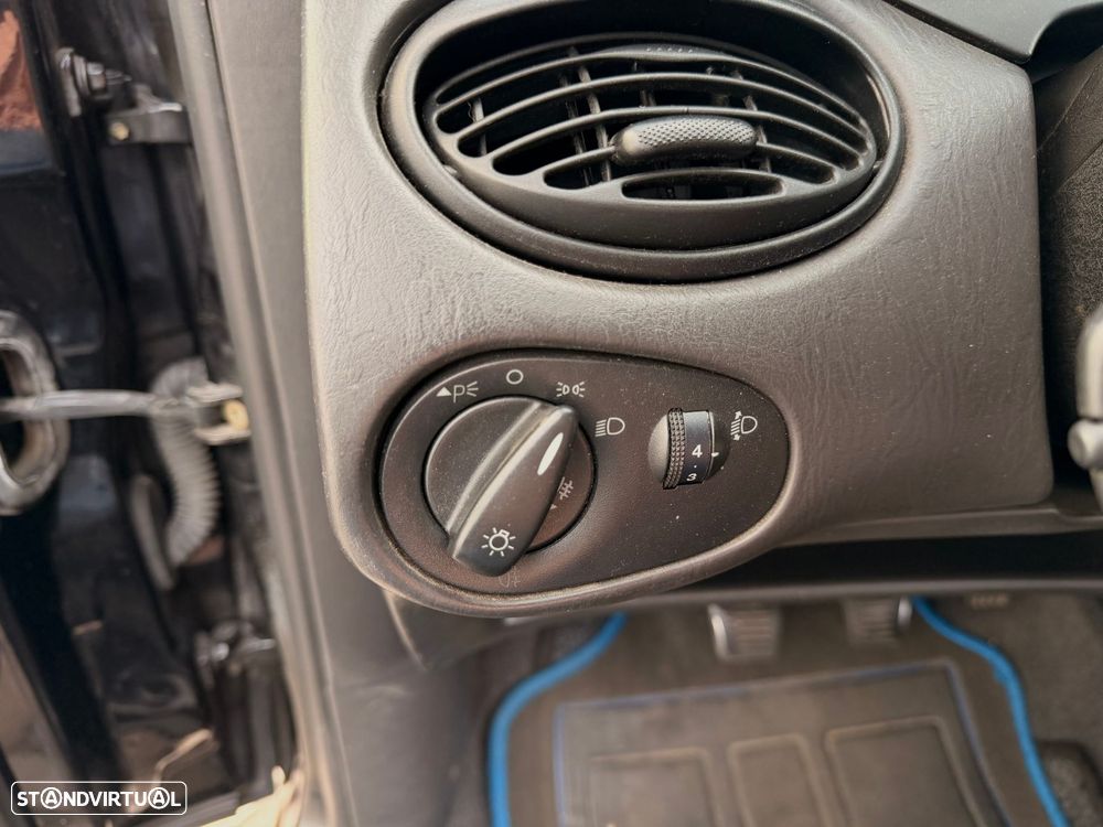 Ford Focus 1.4 Comfort - 24