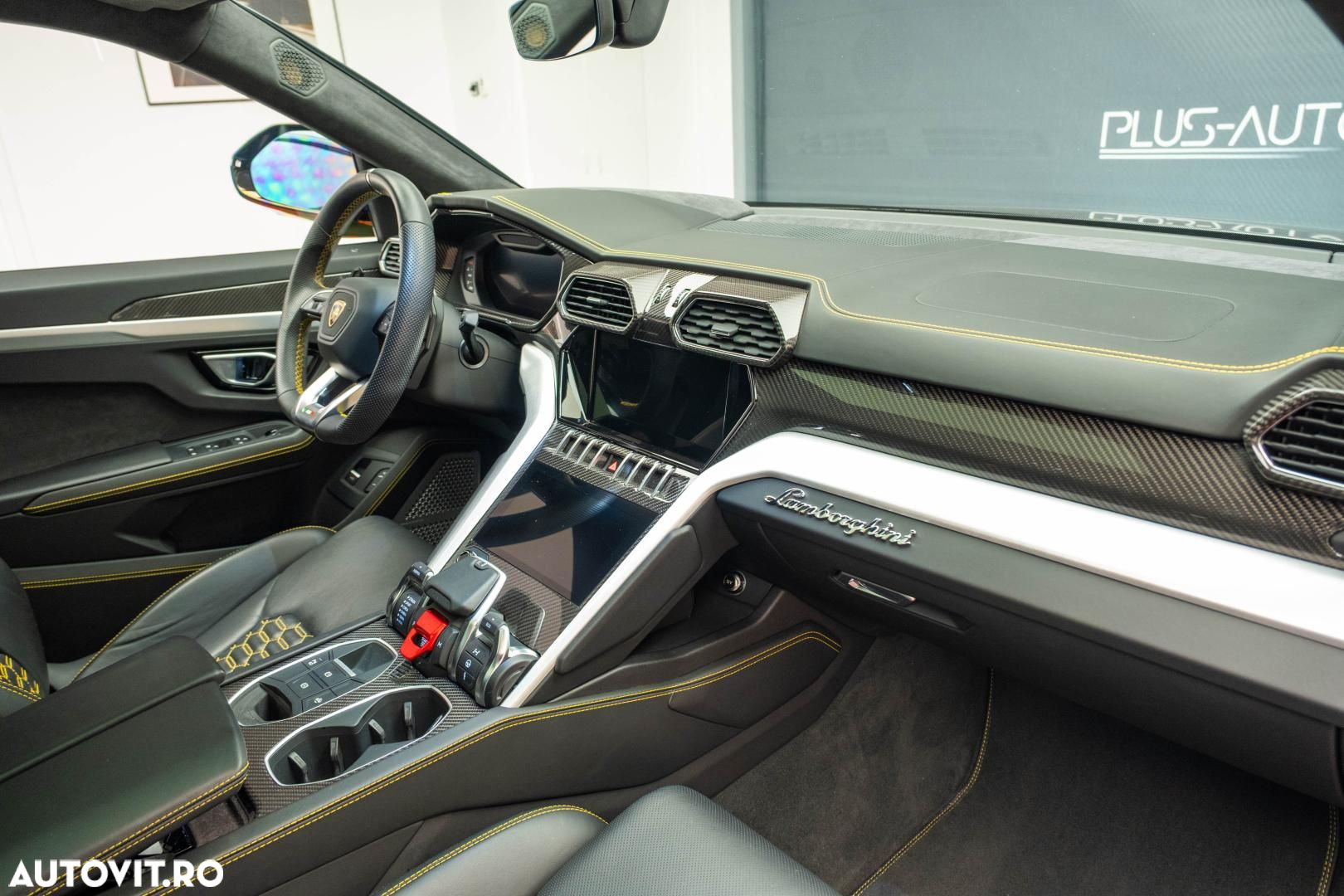Lamborghini URUS - 17