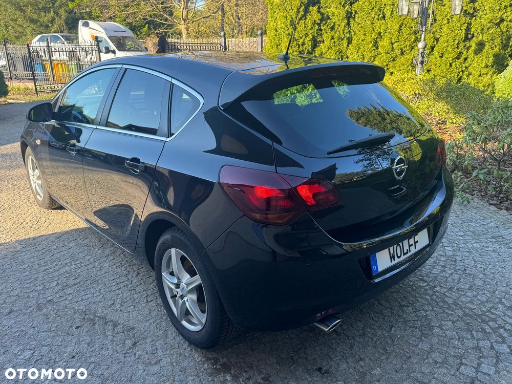 Opel Astra 1.6 Turbo Sport - 2