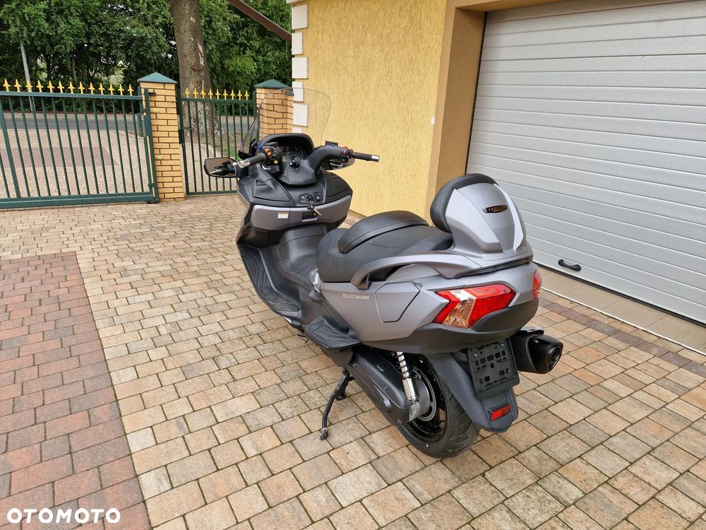 Suzuki Burgman - 18