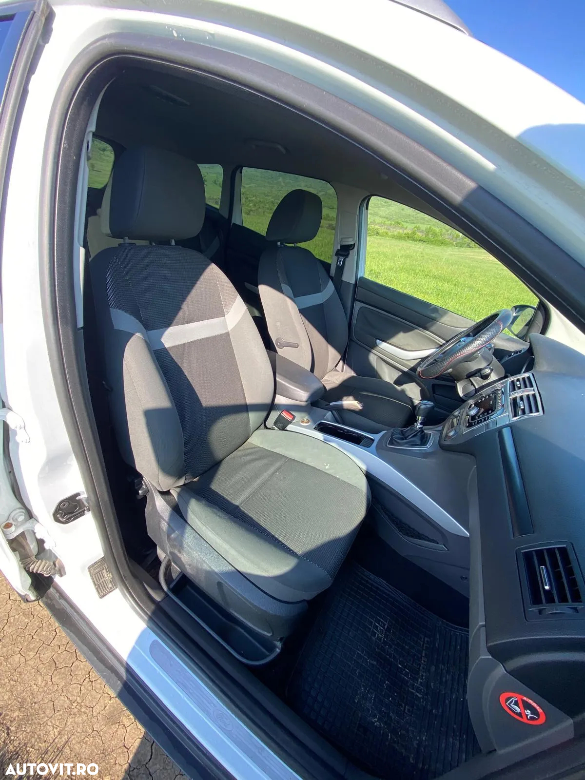 Ford Kuga 2.0 TDCi 2x4 Titanium - 7