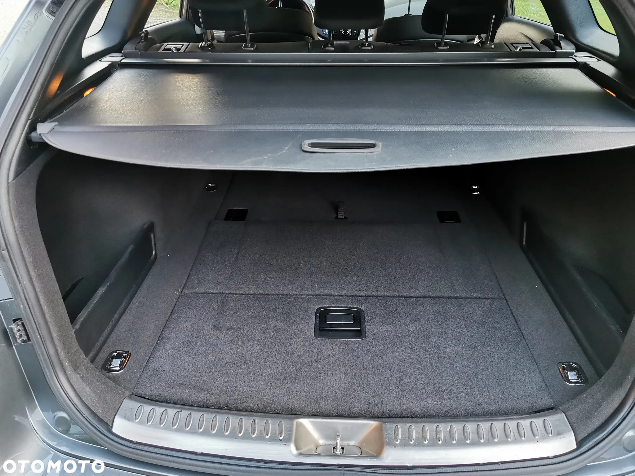 Hyundai i40 Kombi blue 1.6 Family - 17