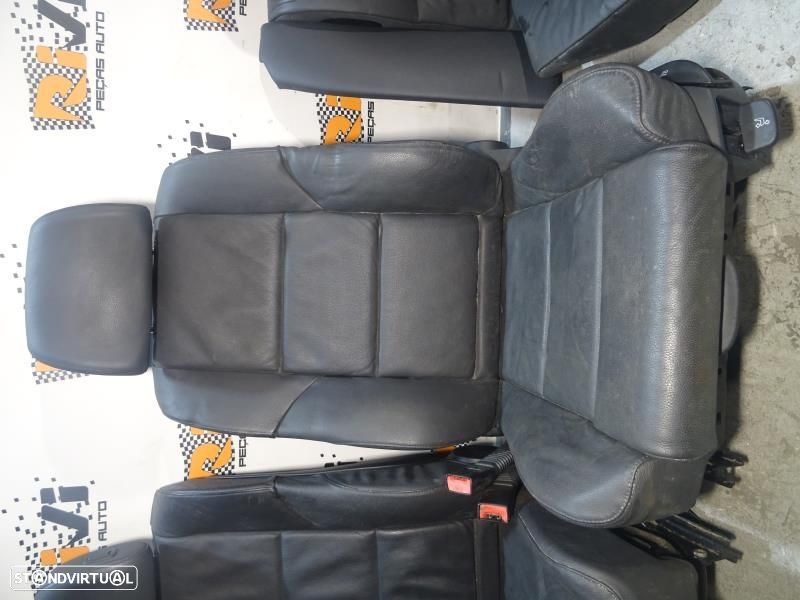 Conjunto De Bancos Bmw 5 Touring (E61)  Bancos Bmw E61 Pack M Em Pele - 4
