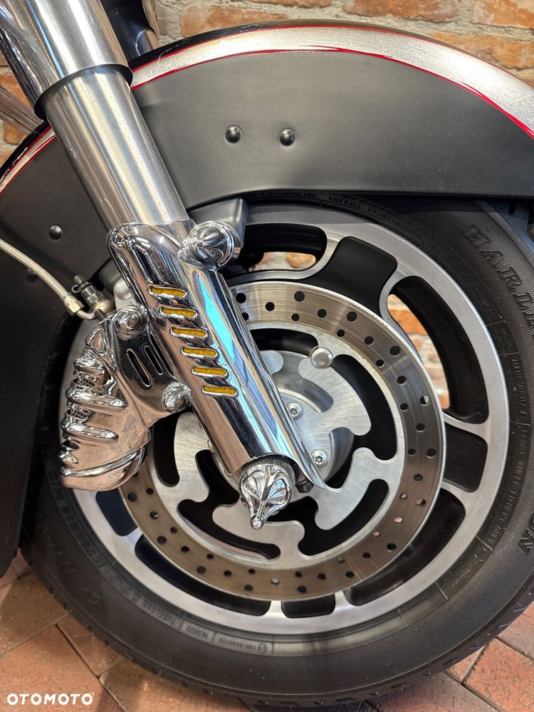 Harley-Davidson Touring Street Glide - 20