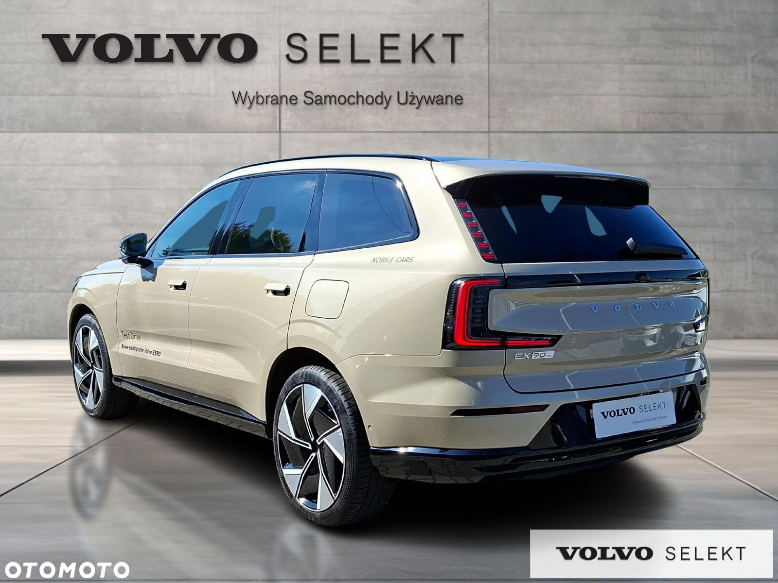 Volvo EX90 - 4