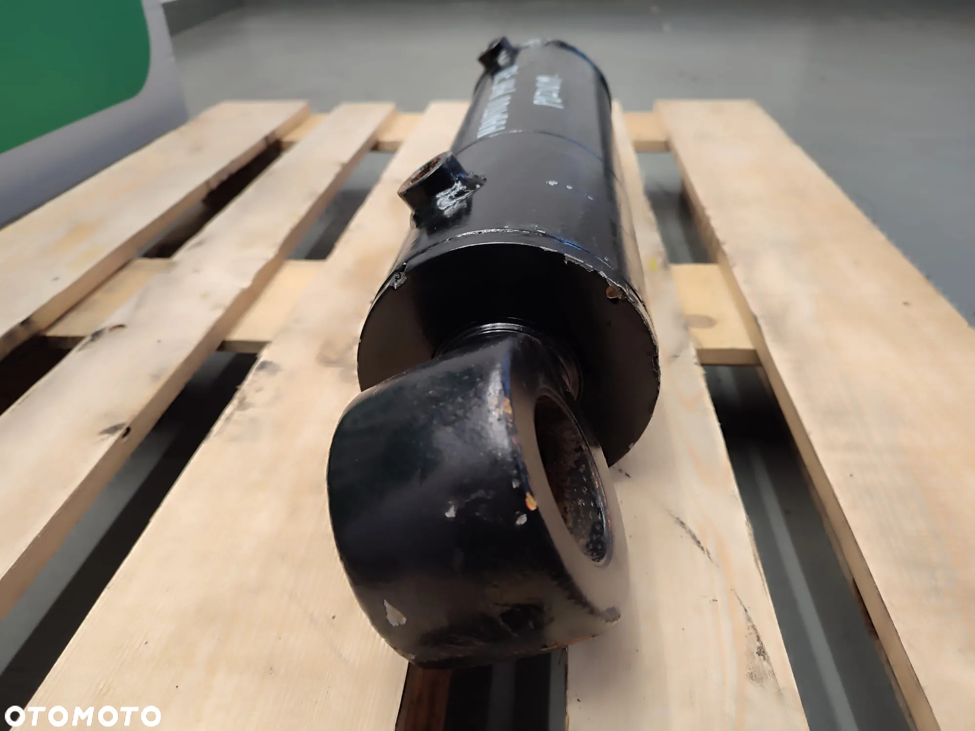 Siłownik poziomowania łyżki Manitou MHT 790 - 7