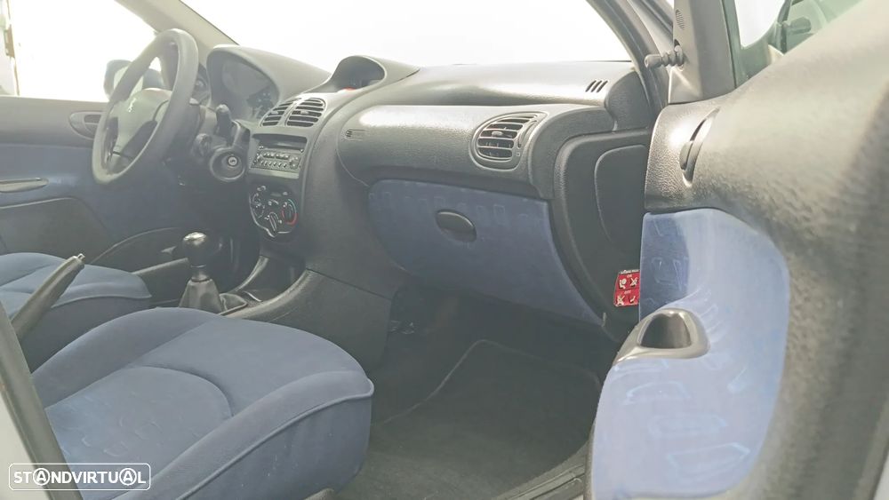 Peugeot 206 1.1 Color Line - 10