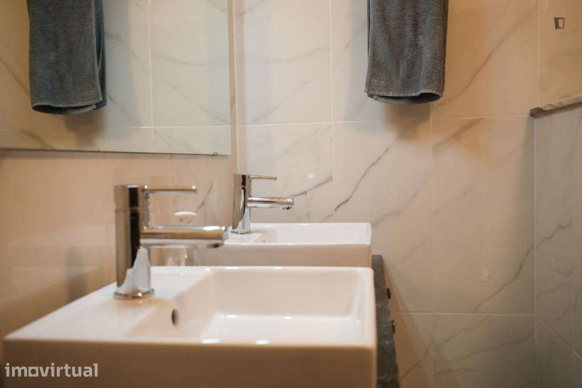 Quarto - localizado em Olaias Lisbon - Grande imagem: 4/38