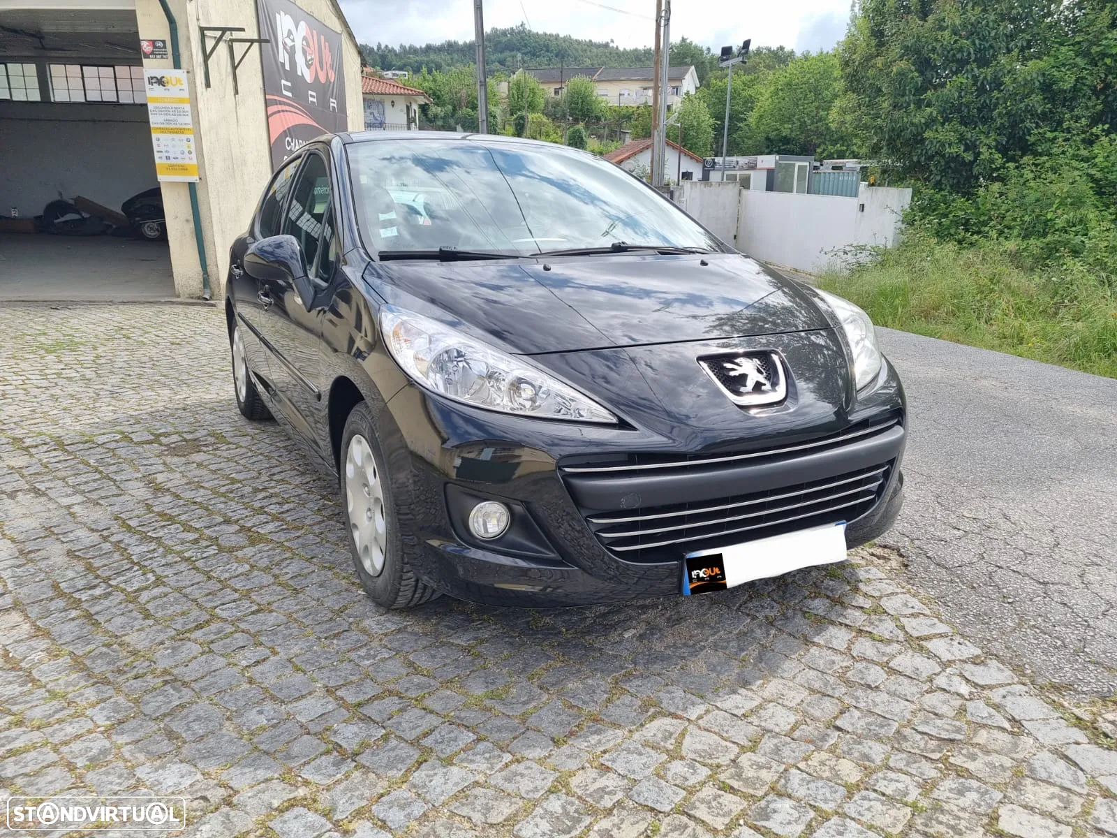 Peugeot 207 90 HDi FAP (Blue Lion) 98G - 2